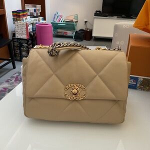 CC Medium 19 Flap Bag